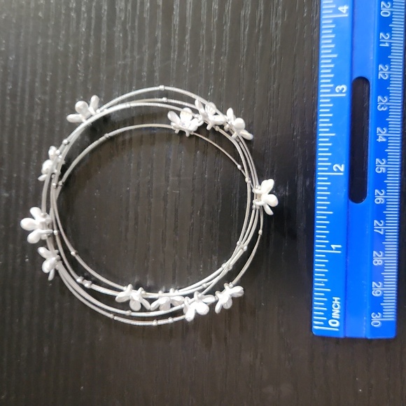 Silver Floral Bracelet - Picture 3 of 4